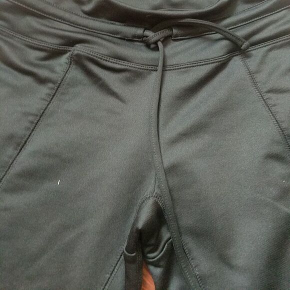 Nike DriFit Black Yoga Training Capri - Picture 3 of 7
